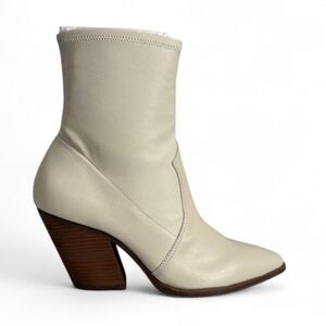VINCE CAMUTO Gilemini Faux Leather Stacked Heel Boots, NEW! Size 12